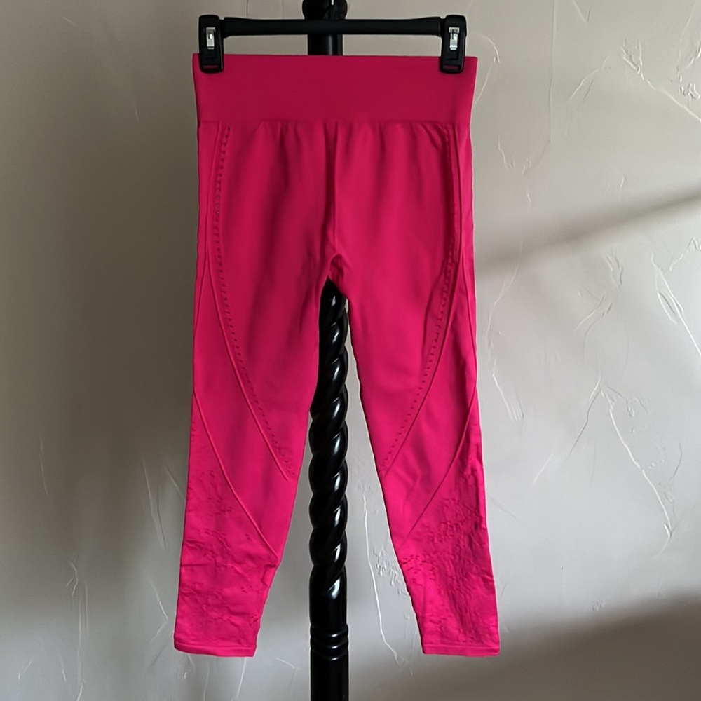 Fabletics- Seamless High-Waisted Solid Capri Xxs … - image 5